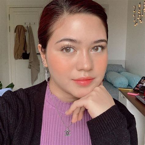 Sarah Ayu Beauty Blogger
